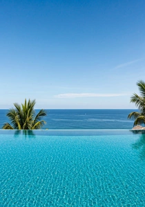 منتجع فاخر في الخليج العربي يطل على المحيط